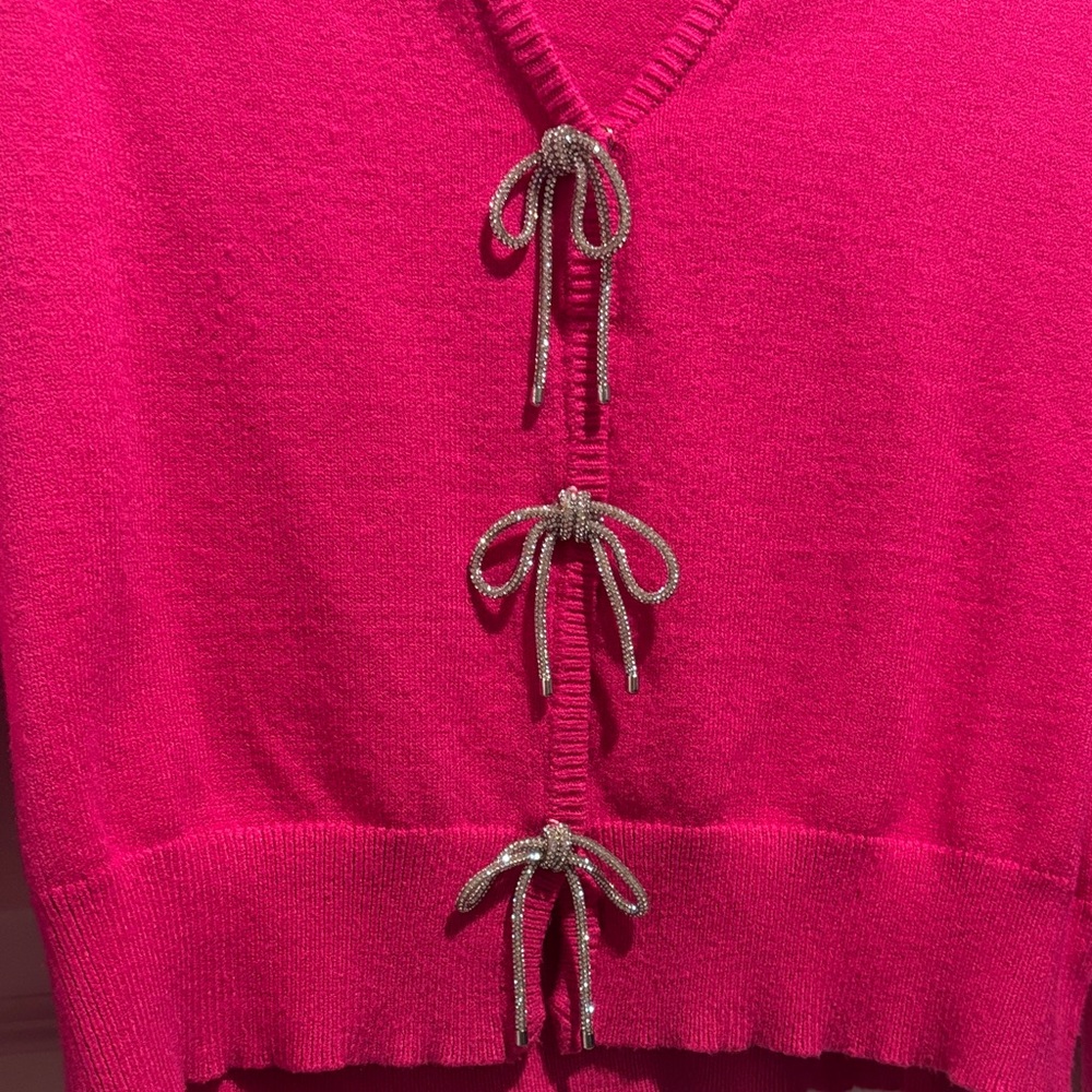 Pink bow sweater - Picture 3 of 5